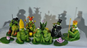 LES GRENOUILLES - ARGILE PEINTE LES GRENOUILLES - ARGILE PEINTE